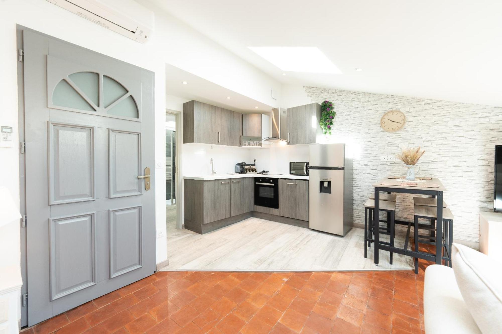 Le Charme Sous Les Toits Classe 3 Etoiles Riez Exterior photo